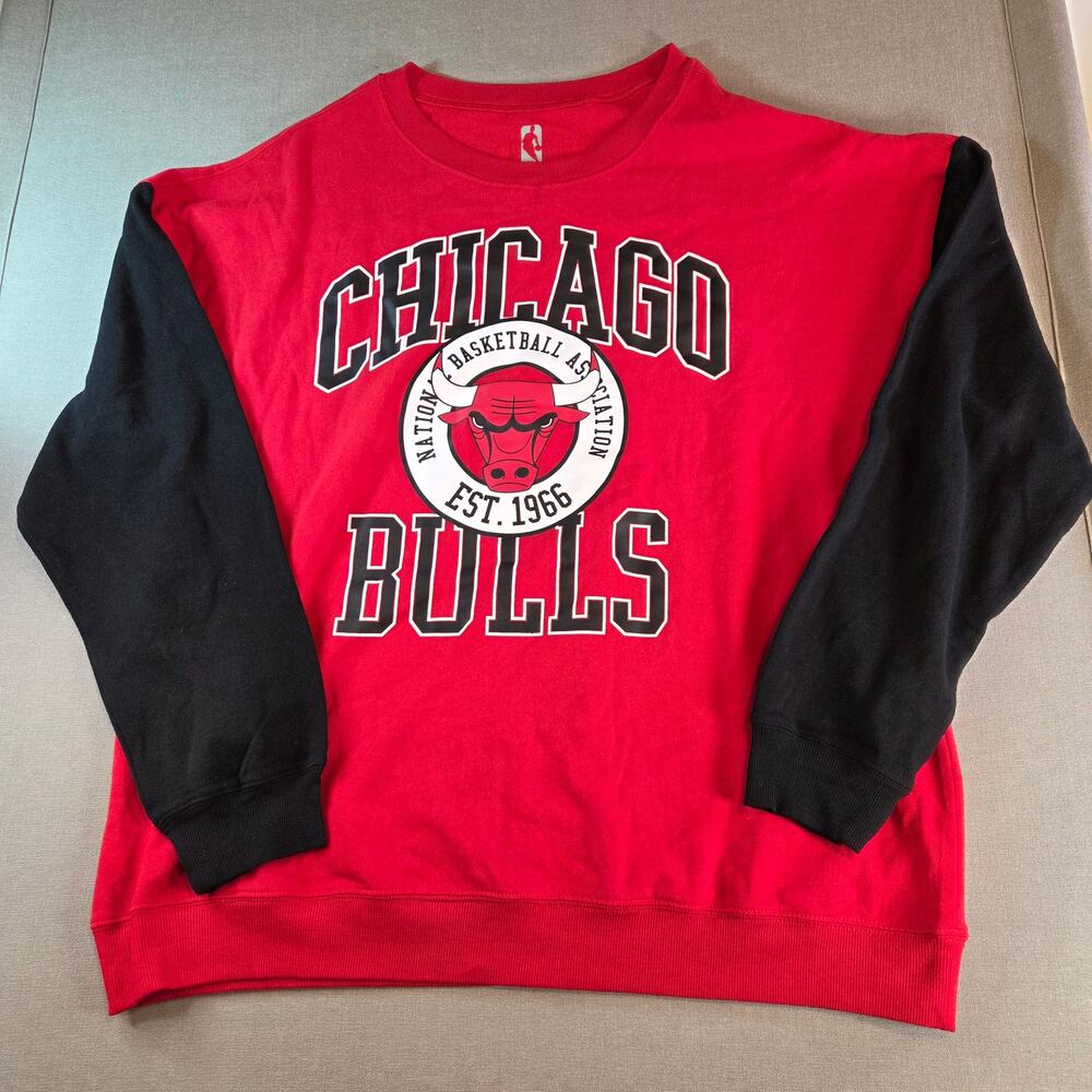 Chicago Bulls NBA Sweatshirt 2X Red Black Crewneck Pullover 2022